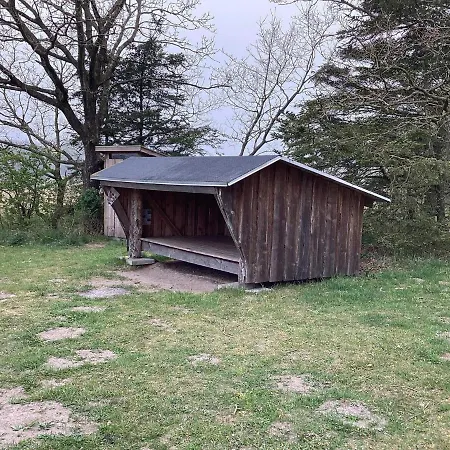 V * Hovborg