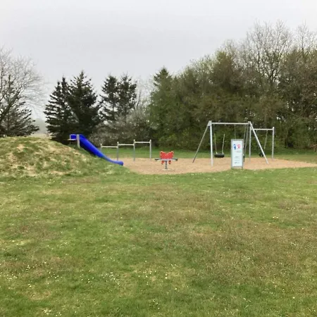 V * Hovborg