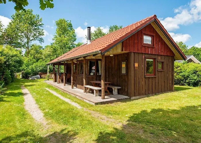 6 Person In Hovborg-by Traum